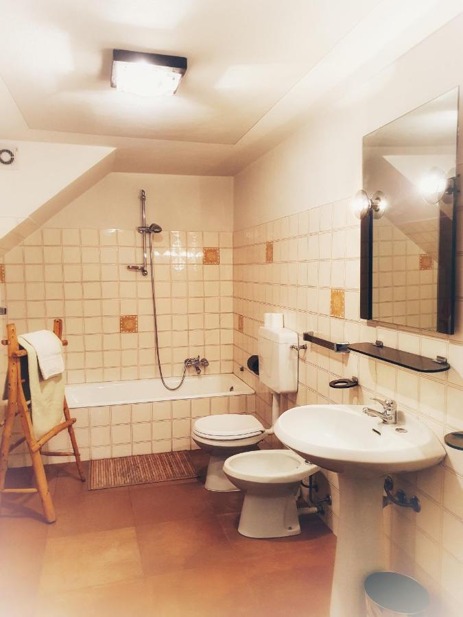 B&B Il Pettirosso Malonno Luaran gambar
