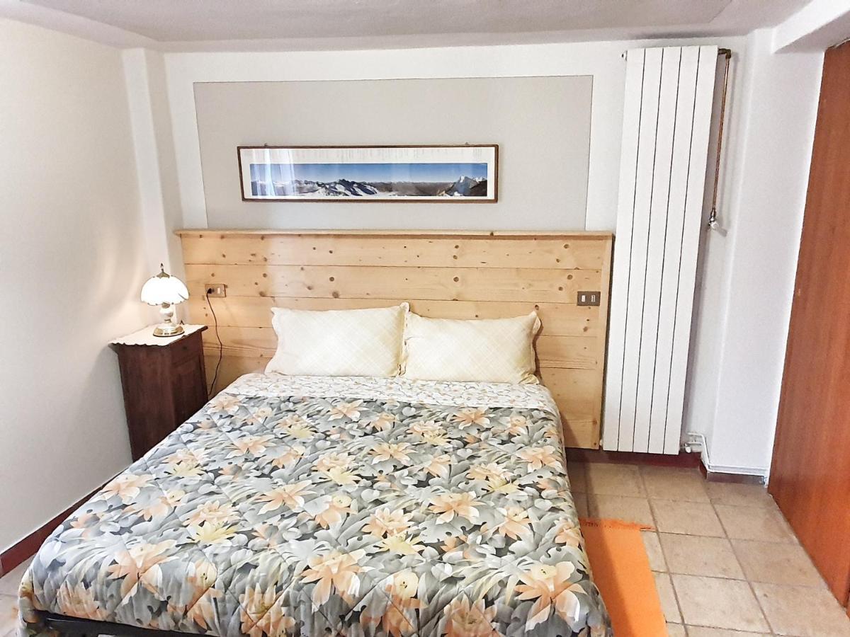 B&B Il Pettirosso Malonno Luaran gambar