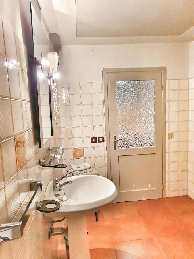 B&B Il Pettirosso Malonno Luaran gambar