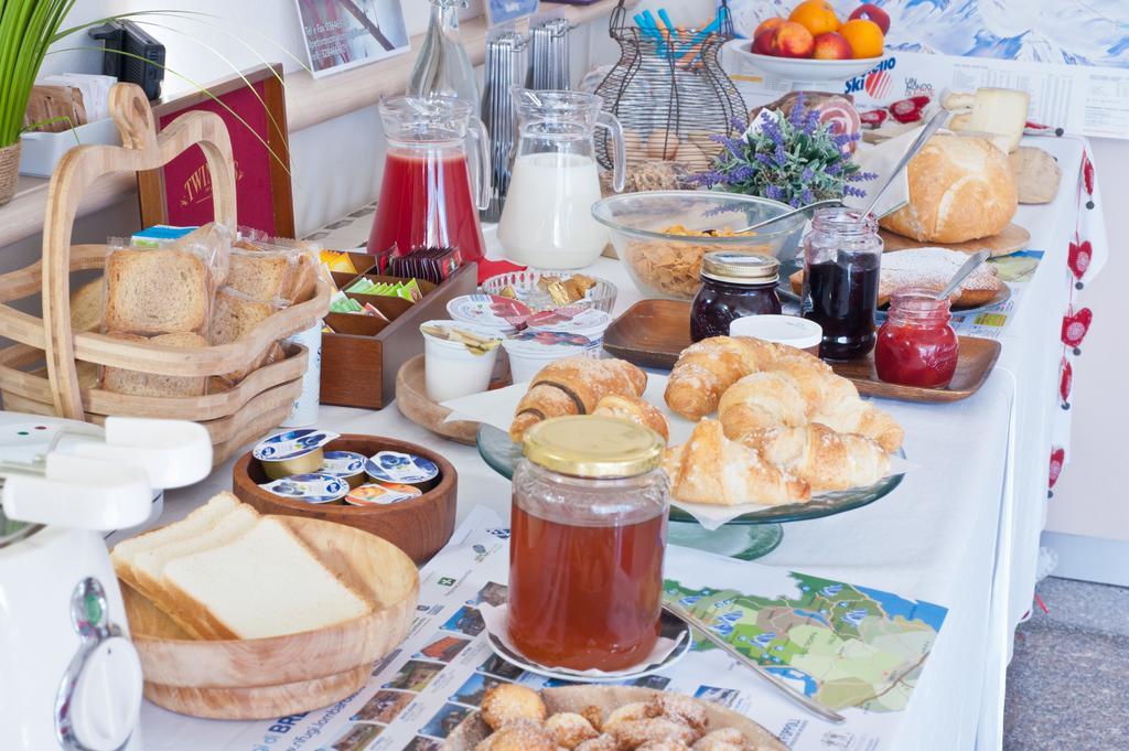 B&B Il Pettirosso Malonno Luaran gambar